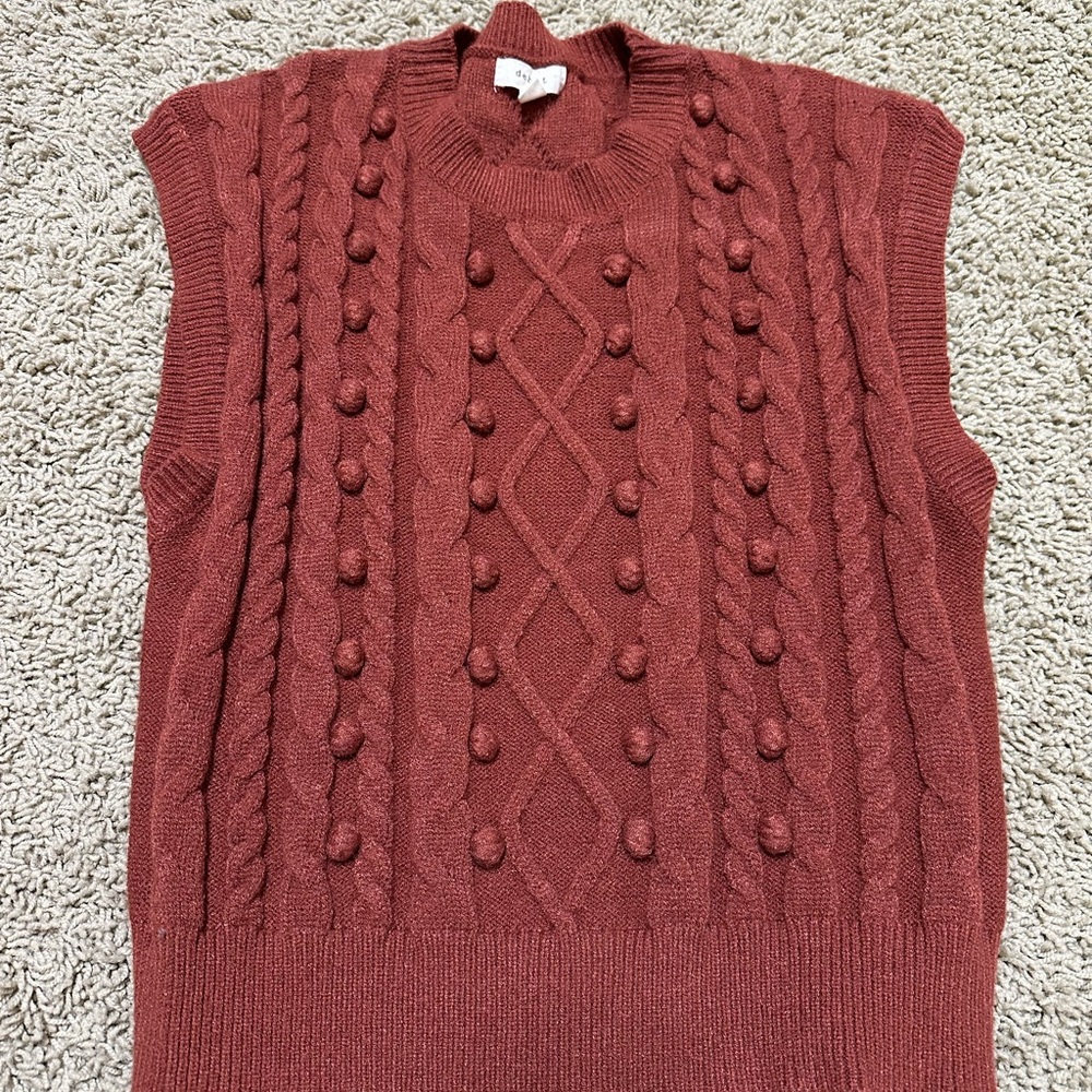 Debut sweater vest